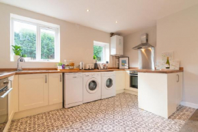 CONTRACTOR ACCOMMODATION SLEEPS 6 - 11 - MANCHESTER AIRPORT CITY